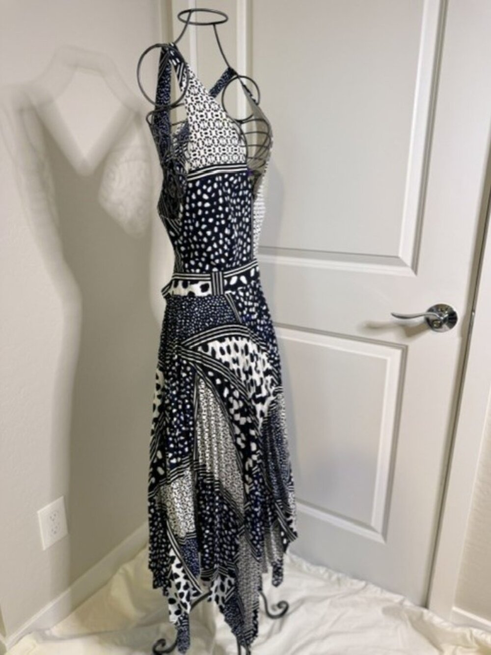 Express Blue Patchwork Criss Cross Halter Pleated Handkerchief Midi Dress size 8 - Picture 8 of 11